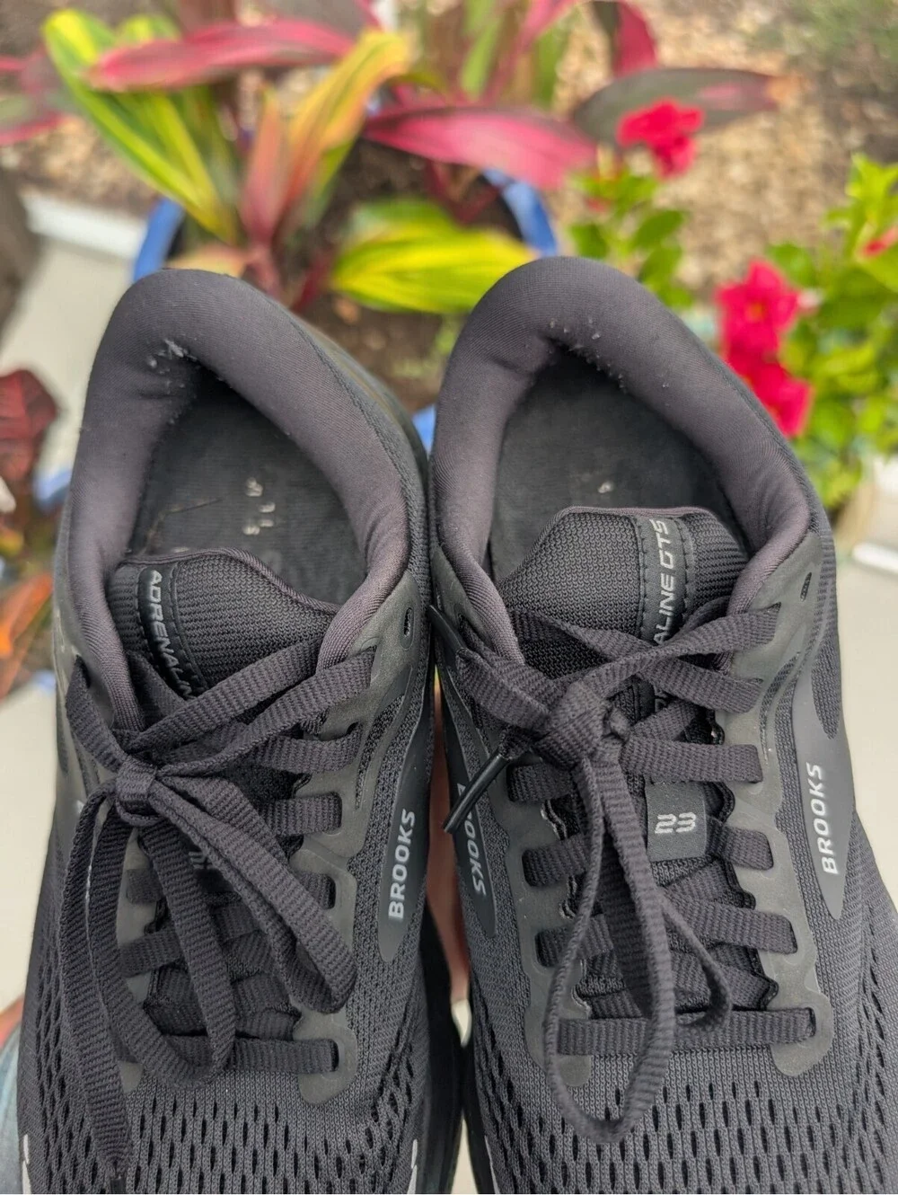 Brooks Women's Adrenaline GTS 23 Shoe Size 7 Wide Triple Black Walking Sneakers